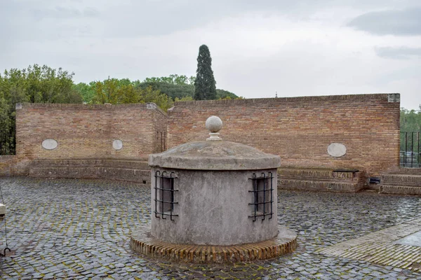 Uma Praça Castelo Sant Angelo Itália — Fotografia de Stock