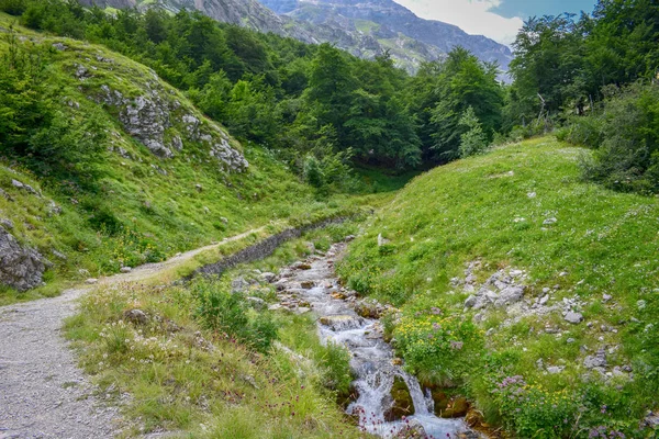 River Crossing Gran Sasso Mountains Teramo Province Abruzzo Region Italy — Stock Photo, Image