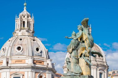Vittorio Emanuele Anıtı'ndaki Vittoriano sarayı heykeli, Altare della Patria, Piazza Venezia, Roma İtalya