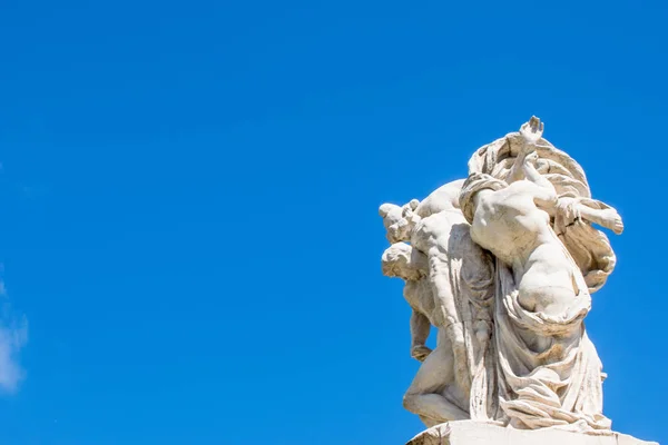 Beso Las Estatuas Frente Altare Della Patria Piazza Venezia Roma — Foto de Stock