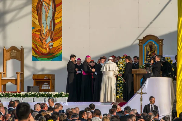Iasi Rumania Mayo 2019 Papa Francisco Escenario Está Rezando Con —  Fotos de Stock