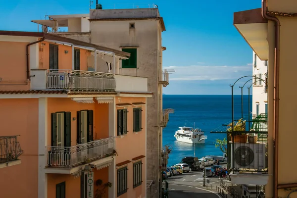 Minori ve Maiori plajına bakış, Amalfi Coast, İtalya