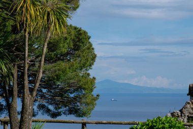 Villa Rufolo, Ravello tarihi merkezi, İtalya Amalfi Sahili Garden Deniz ve Dağlar görünümü