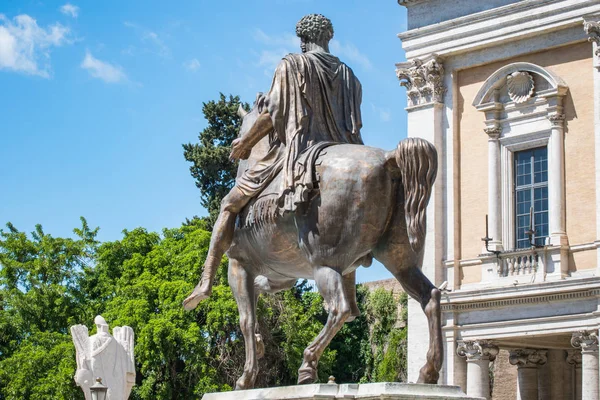 Estatua Ecuestre Marco Aurelio Piazza Del Campidoglio Palacio Senatorial Desde —  Fotos de Stock