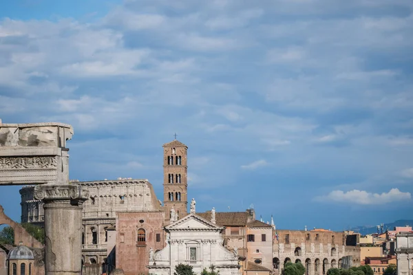 Roma Forumu, Roma, İtalya'dan kalıntıların peyzajı