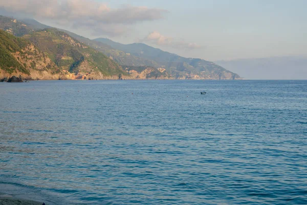 モンテレッソ マーレから見たティレニア海 海岸村 チンケ イタリア — ストック写真