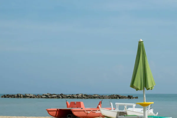 Плавучі Човни Парасолька Пляжі Сан Бенедетто Дель Тронто Адріатичне Море — стокове фото