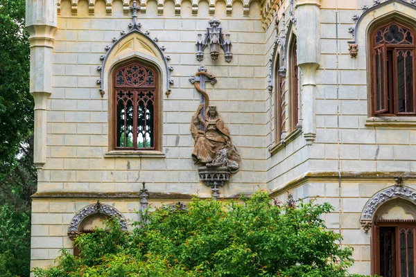 Estatua Las Paredes Del Castillo Sturdza Miclauseni Rumania — Foto de Stock