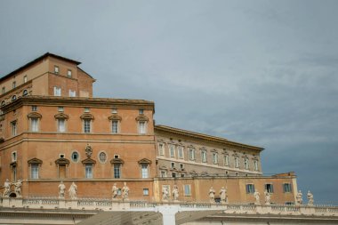 Bernini 'nin Aziz Petrus Meydanı Sütunları, Vatikan, İtalya