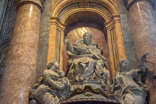 Papa Heykeli Aziz Peter Bazilikası Vatikan Talya — Stok fotoğraf