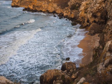 Zor bir plaj. Ulaşılmaz beach