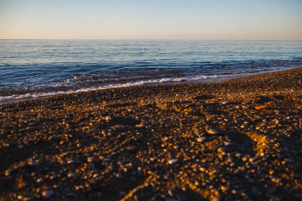 Морской Берег Гальки Утром Рассвете — стоковое фото