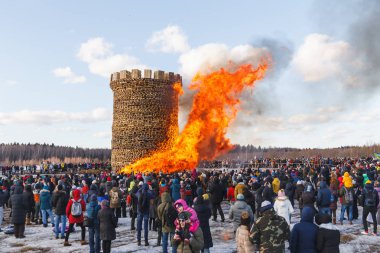 Nikola Lenivets - 9 Mart 2019: Krep hafta. Bastille Kalesi yanan.