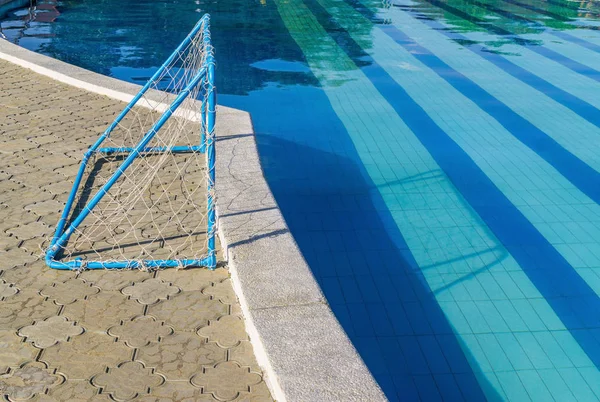 Zwembad met thermaal water — Stockfoto