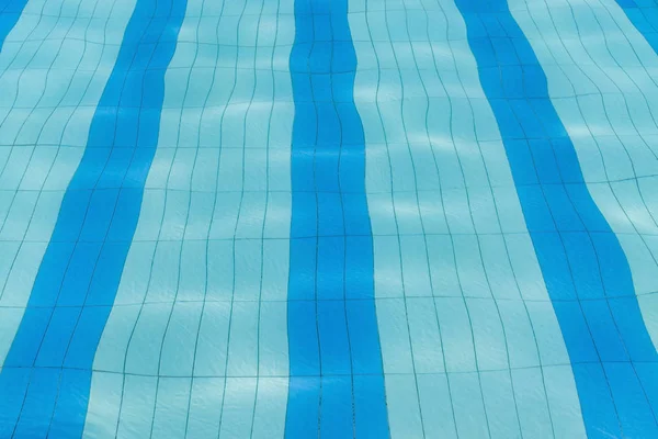 带热水的游泳池 — 图库照片
