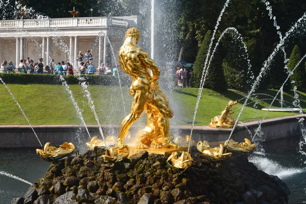 Fuente Sansón Desgarrando Las Mandíbulas Del León Petergof Rusia — Foto de Stock