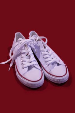 beyaz spor ayakkabı