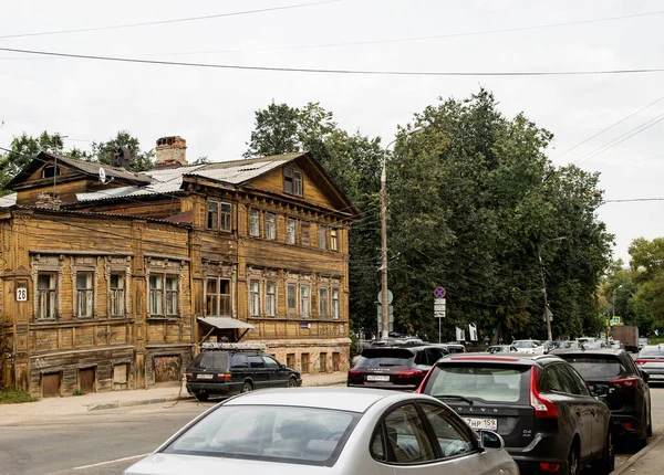 Agosto Rússia Nizhny Novgorod Uma Velha Casa Madeira Rua Kovalikhinskaya — Fotografia de Stock