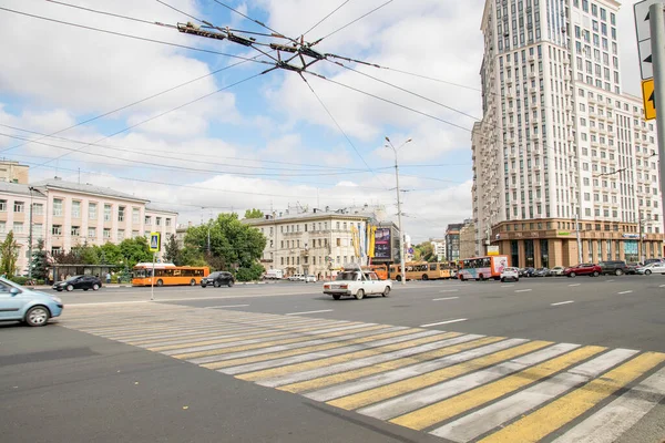 Августа Россия Нижний Новгород Проспект Пешеходными Переходами — стоковое фото