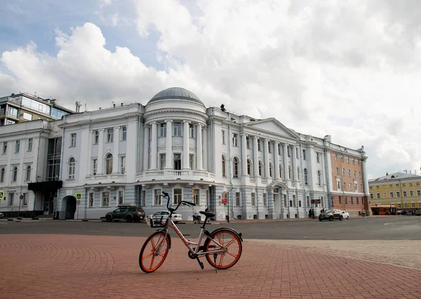 Agosto Rússia Nizhny Novgorod Bicicleta Praça Perto Monumento Chkalov — Fotografia de Stock