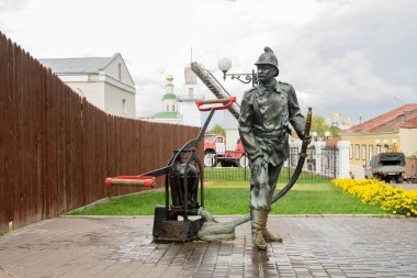 28 Ağustos 2020, Rusya, Vladimir, itfaiyecinin anıtı.