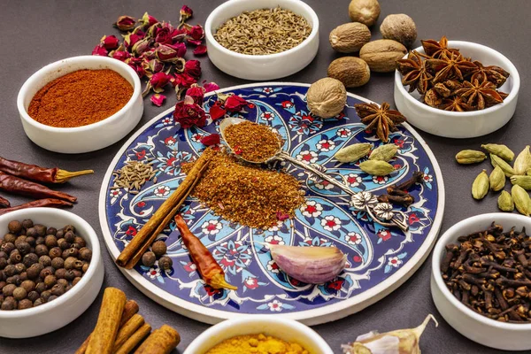 Ingredients for preparation oriental spice Ras el Hanout — Stock Photo, Image