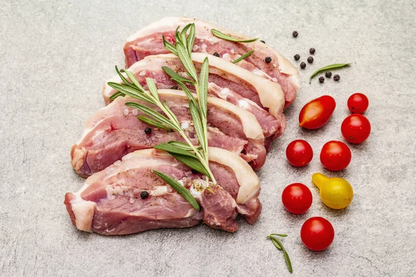 Pancia di maiale cruda con cotenna, carne di peritoneo — Foto Stock