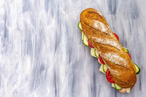 Świeży submarine sandwich — Zdjęcie stockowe