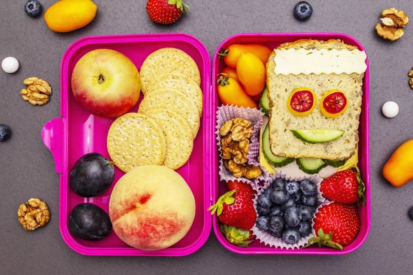 学校午餐盒 — 图库照片