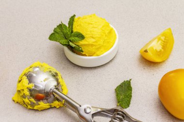 Sarı domates dondurması, şerbet, dondurma.