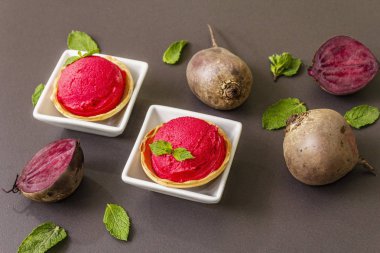 Pancar dondurması, şerbet, dondurma. Yaz sıhhatli tatlı