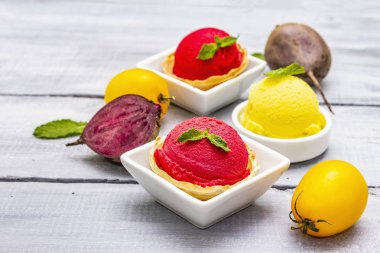 Pancar ve domatesli dondurma, şerbet ve dondurma çeşitleri.