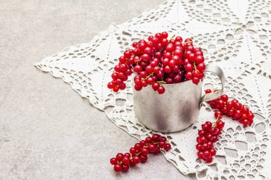 Taze organik kuş üzümü