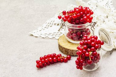 Taze organik kuş üzümü