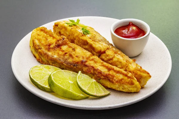 Pollock a la parrilla (frito) en masa — Foto de Stock