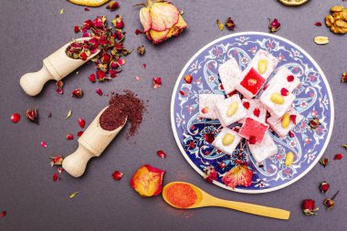 Doğu tatlıları. Geleneksel Türk lokumu