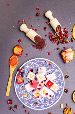 Doğu tatlıları. Geleneksel Türk lokumu