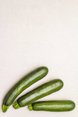 Parlak yeşil kabak.