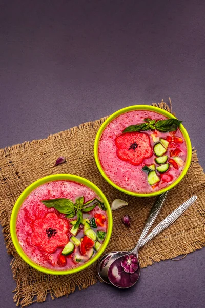 가스파초 Watermelon Gazpacho 스페인의 여름찬 수프이다 야채와 콘크리트 — 스톡 사진