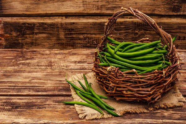 Phaseolus Vulgaris Groene Gewone Bonen Rieten Mand Nieuwe Oogst Biologische — Stockfoto