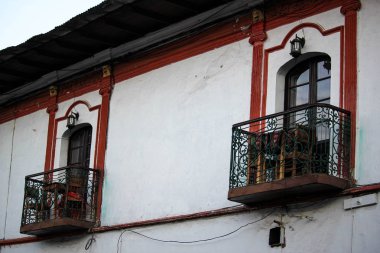 İkinci katta tek balkon