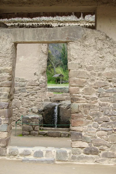 Natural fountain built in house