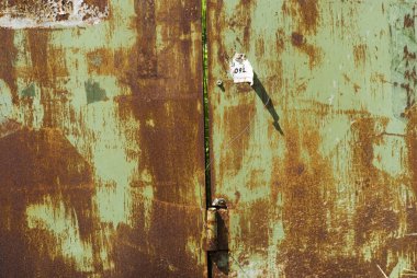 Paslı demir kapı arka plan