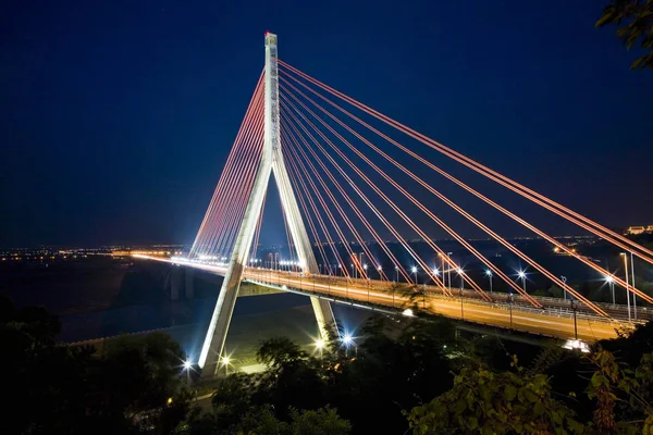 Gece Kaohsiung Tayvan Kablo Kalan Köprü Sahnesi — Stok fotoğraf