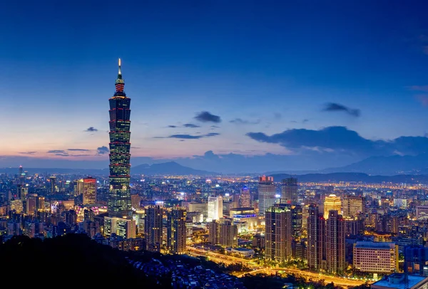 Taipei 101 gökdeleni Taipei, TAIWAN.