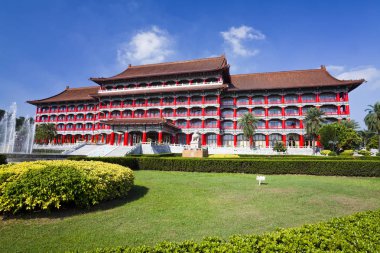 Kaohsiung, Tayvan Grand Hotel Kaohsiung güneşli bir günde görünümünü.
