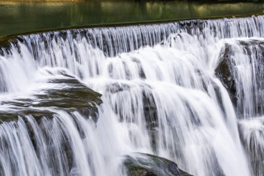 Closeup şelale, doğal arka plan