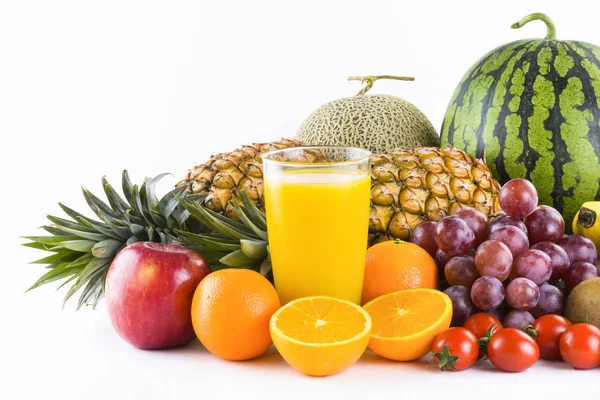 Frutas Frescas Sobre Fondo Blanco — Foto de Stock