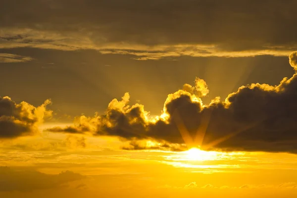 Feurig Orangefarbener Abendhimmel — Stockfoto