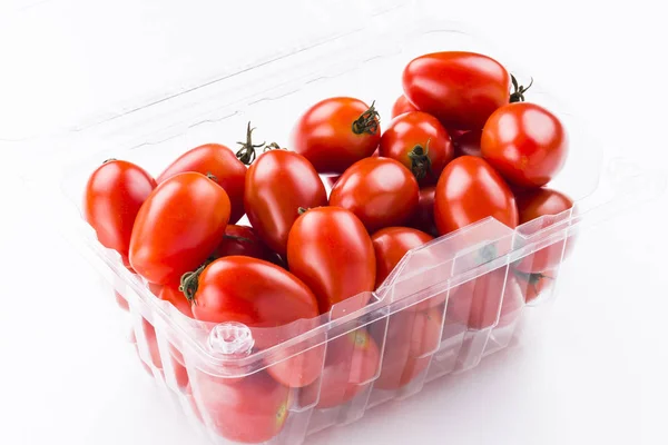 Tomates Cerises Isolées Sur Fond Blanc — Photo